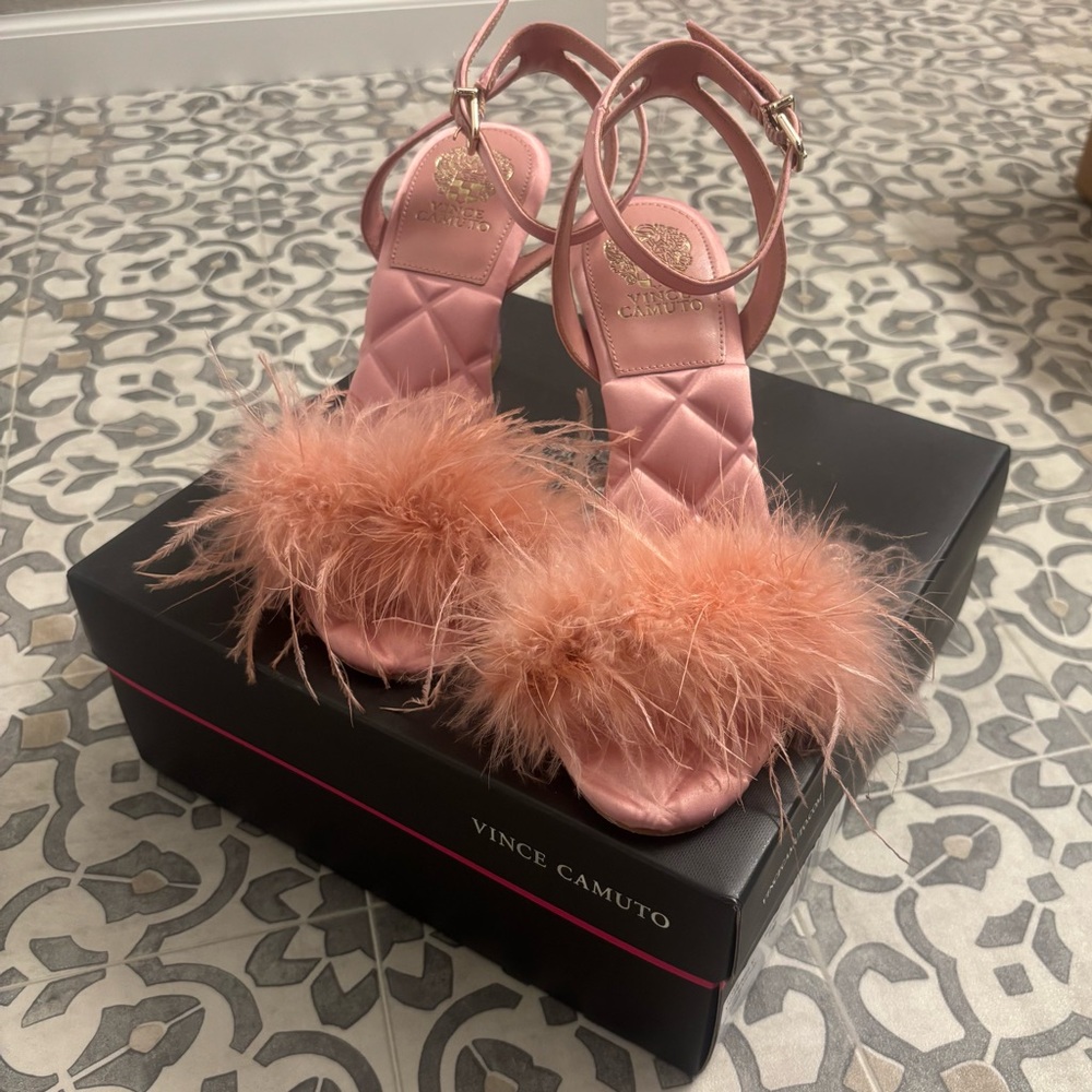 Vince Camuto | Blush “Penely” Feather Ankle-Strap Heels | Size 7